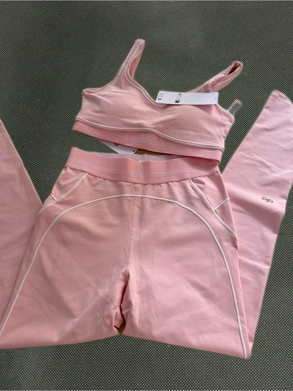 ALO Yoga Light Pink High-Waist Leggings and Matching Sports Bra Set